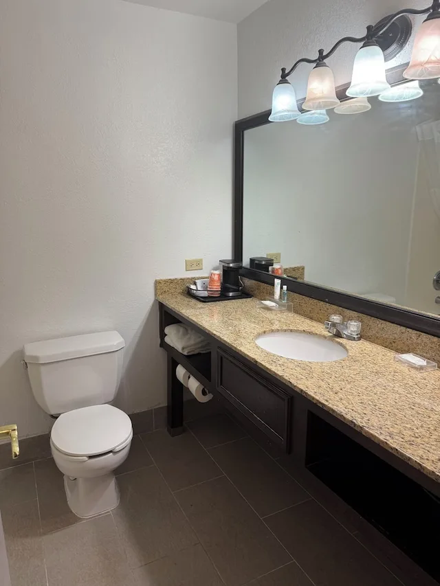 غرفة بسريرين كوين، Country Inn & Suites By Radisson Elgin, IL 3/3