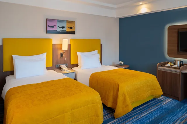 غرفة كلاسيكية بسريرين منفصلين، Movenpick Hotel Istanbul Asia Airport 3/6