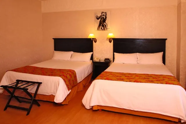 جناح بسريرين كوين، Ramada Buenos Aires Vicente Lopez 1/2