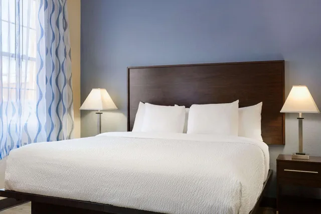 جناح بسرير كينج، Days Inn and Suites by Wyndham Euless DFW Airport South 4/6