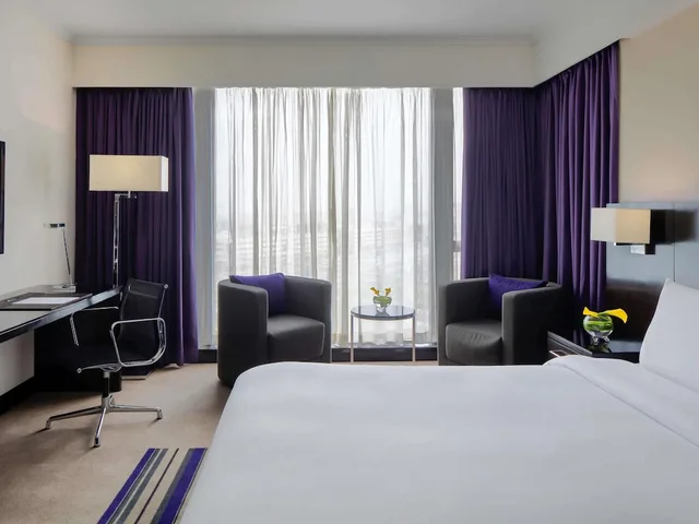 غرفة تنفيذية بسرير كينج، Pullman Dubai Creek City Centre 4/7