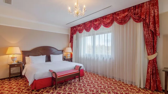 غرفة بسرير كينج، Hilton Sibiu 1/9