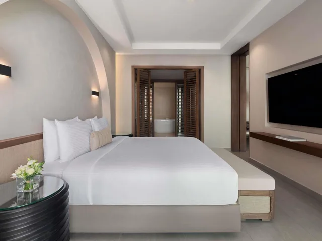 جناح جونيور بسرير كوين بإطلالة على البحر، Rixos the Palm Hotel Suites Ultra All Inclusive 1/3