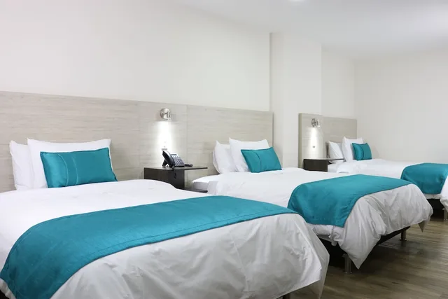 غرفة قياسية ثلاثية بسريرين منفصلين بإطلالة على المدينة، Arame Hotel 2/9