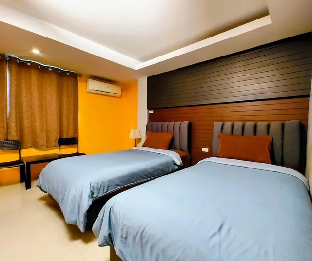 City, Twin Beds، The Avail 3/4