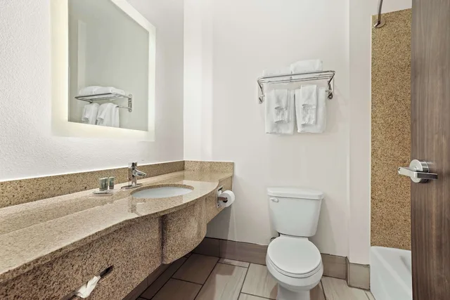 غرفة قياسية بسريرين كوين، Best Western Iowa/Lake Charles East 2/3