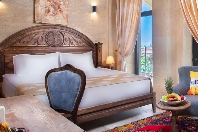 Stone, Deluxe, King Bed, Hot Tub, Balcony، Cappadocia Pyramid Stone House 2/4
