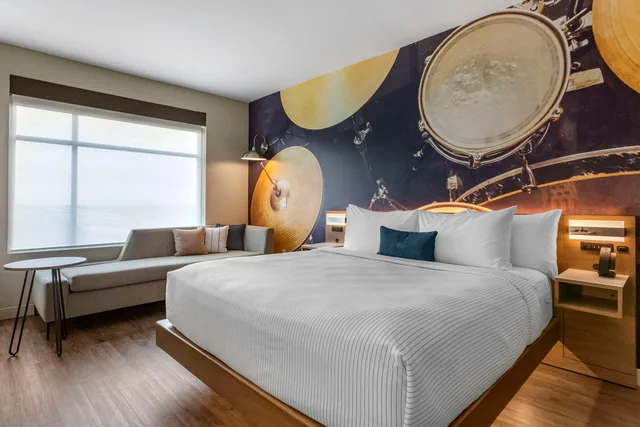 غرفة بسرير كوين لذوي الإعاقة، Cambria Hotel Austin Airport 2/5