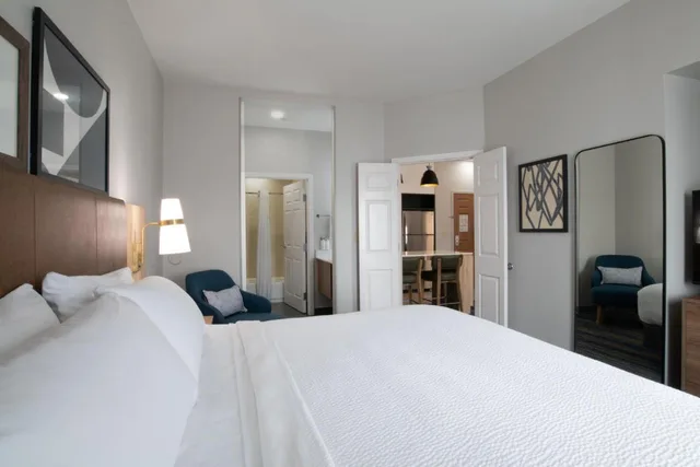 استوديو بسرير كوين، Staybridge Suites Oklahoma City 2/4