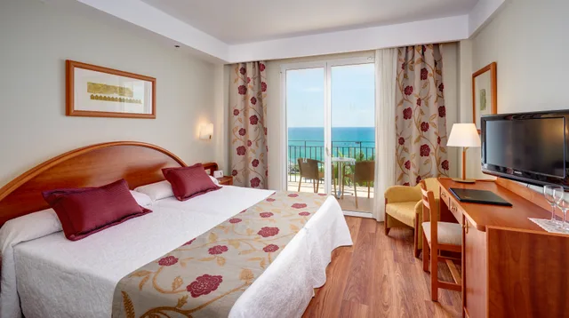 Room, Double Bed, Side Sea View، Hipotels Flamenco Conil 1/2