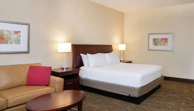 Room, King Bed, Balcony, Large, Doubletree By Hilton Hotel Portland 1/6