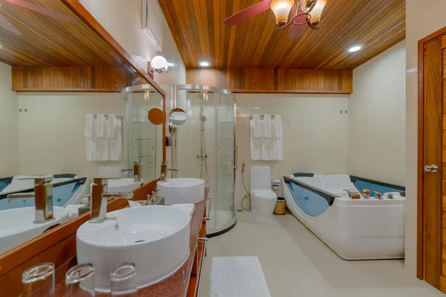 Araamu Holidays and Spa، Male 60/60