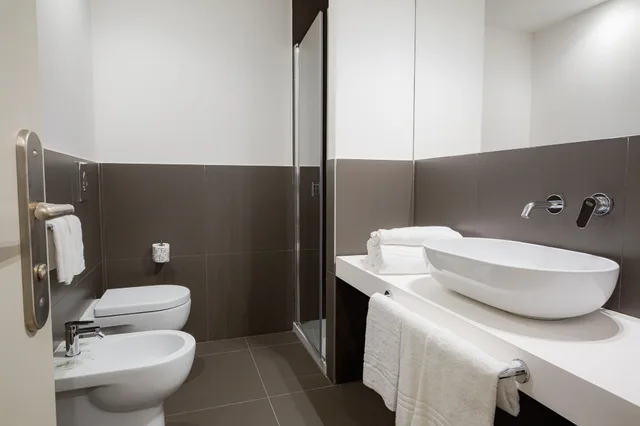 غرفة قياسية ثلاثية بسرير كوين وسرير فردي، Hotel Politeama 2/4