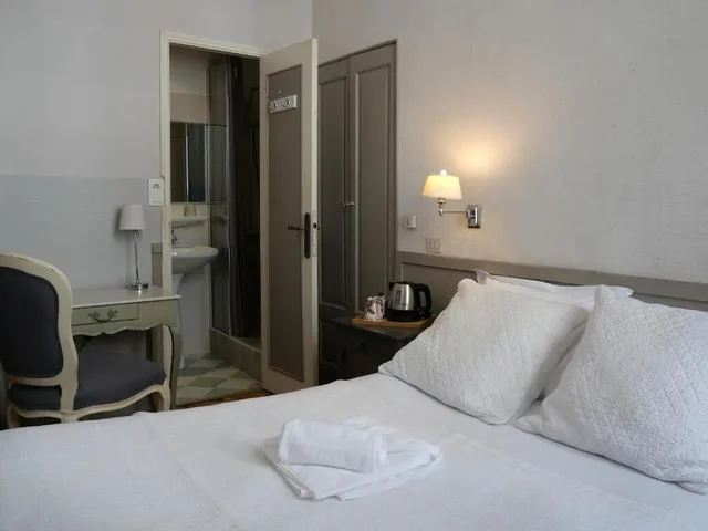 Standard, Single, Hotel de L Apos Amphitheatre 3/3