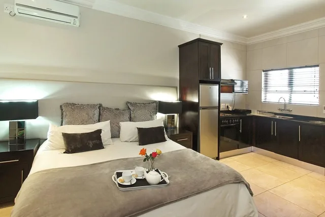جناح شهر العسل ديلوكس بسرير كينج، Ushaka Manor Guest House 2/3