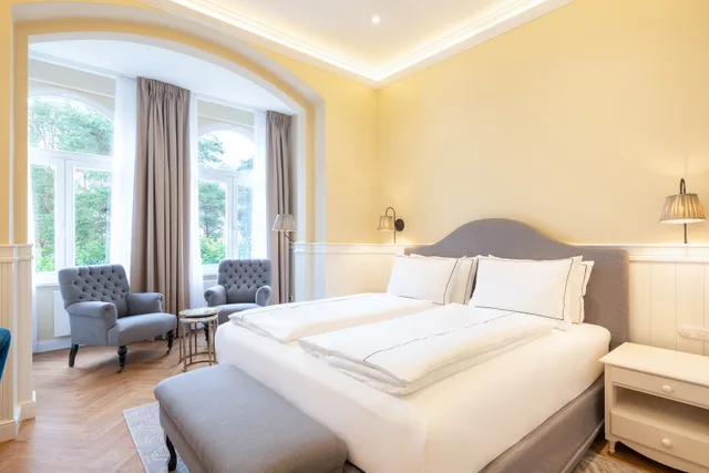 جناح جونيور، Strandhotel Ahlbeck 2/5