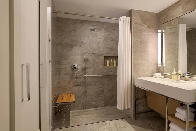 Guest Room, Deluxe, King Bed, Corner, JW Marriott Reston Station 4/4