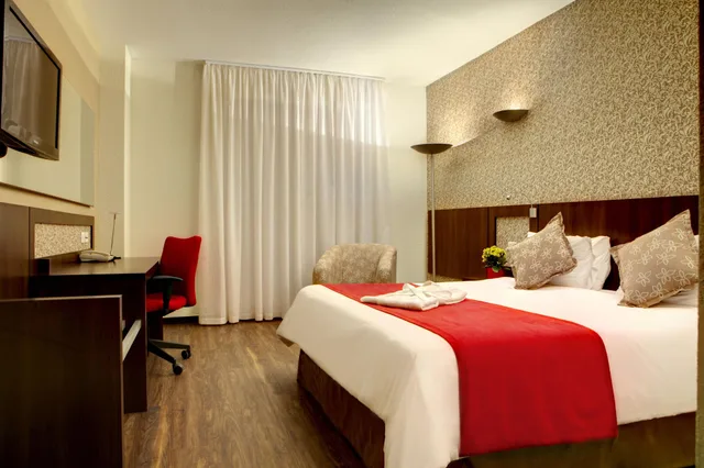 غرفة ديلوكس بسرير كوين، Quality Hotel Curitiba 1/3