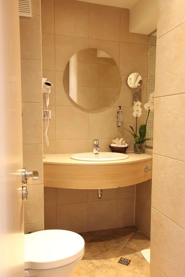 غرفة بسرير مزدوج أو سريرين منفصلين بشرفة، Spa Hotel Belchin Garden 9/10