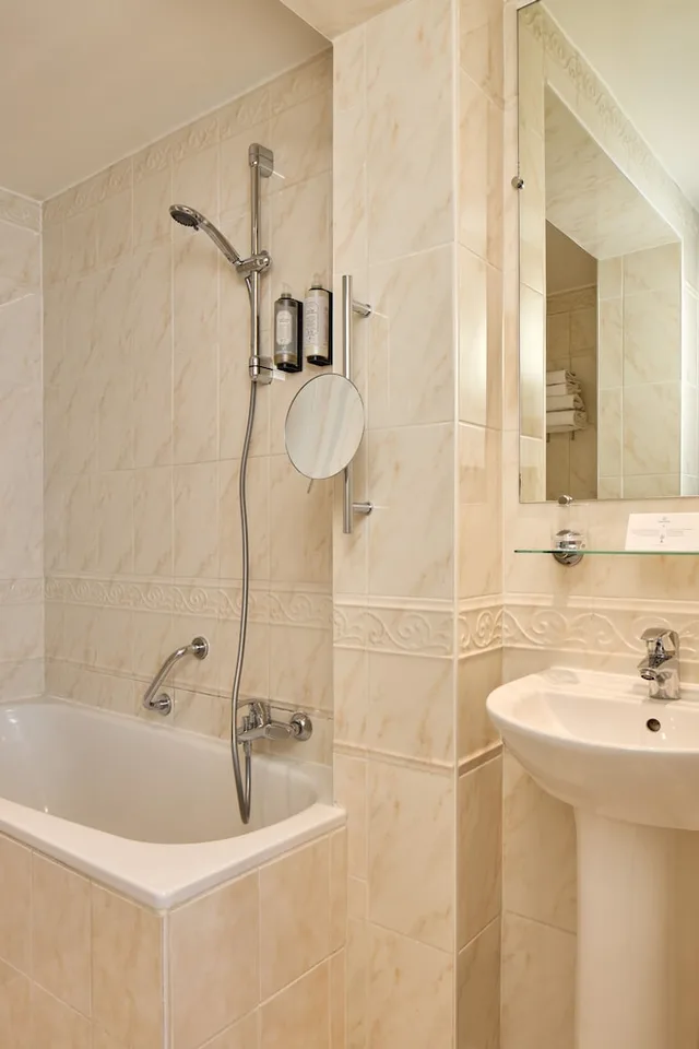 غرفة رباعية، Timhotel Invalides Eiffel 4/6