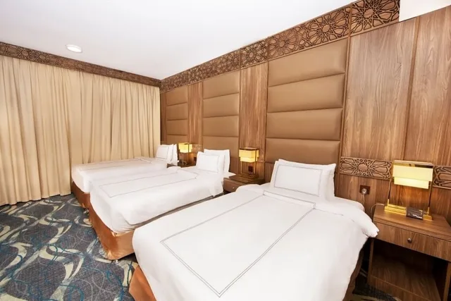غرفة بريميوم ثلاثية بثلاثة أسرّة بإطلالة على المدينة، دله طيبة(Dallah Taibah Hotel) 1/1