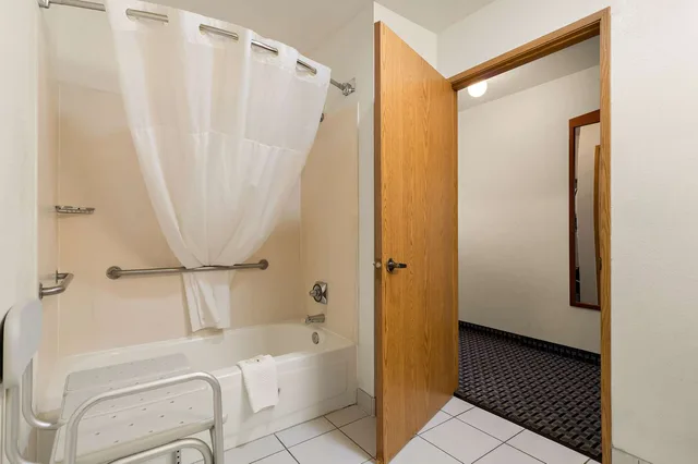 غرفة بسرير كوين لذوي الإعاقة، Quality Inn Cheyenne I-25 South 5/5