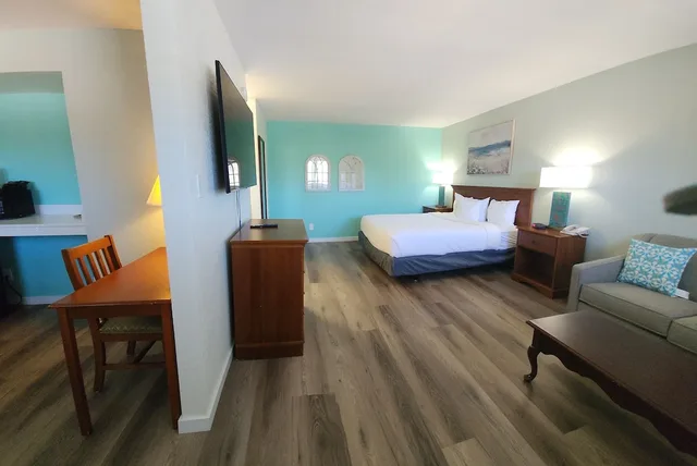 غرفة قياسية بسرير كينج يُسمح فيها بالحيوانات الأليفة، Inn at The Waterpark 7/10