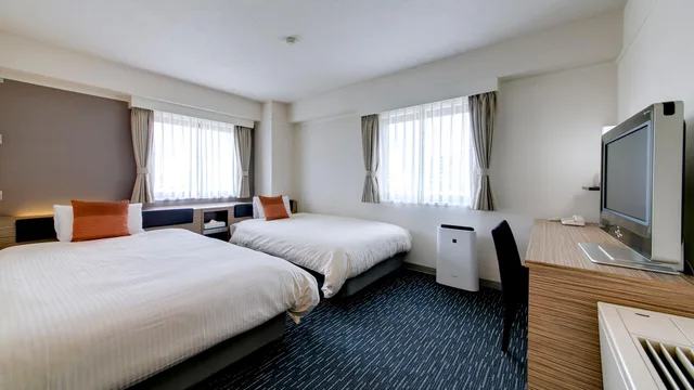 غرفة قياسية بسريرين منفصلين، Plaza Hotel Toyota 1/1