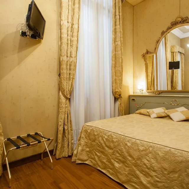 غرفة بسرير مزدوج أو سريرين منفصلين، Hotel Al Ponte Mocenigo 3/8