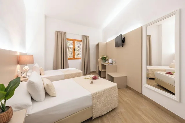 غرفة بسريرين، Hotel Plaza del Castillo 2/10