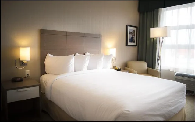 غرفة بسرير كوين، Quality Inn Sept-Iles, Qc 3/4