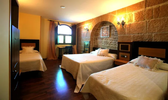 غرفة رباعية، Hotel Castillo Bonavia 5/9