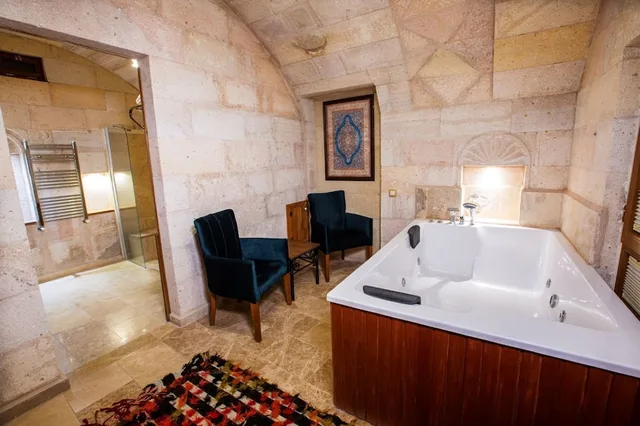 جناح بسرير كينج وسرير كوين، Caldera Hotel 2/7