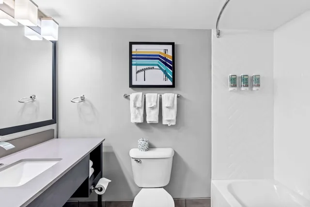 غرفة قياسية بسرير كينج، Best Western Doswell Hotel 4/4