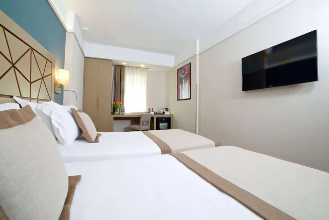 غرفة قياسية بسريرين منفصلين، Ramada By Wyndham Istanbul Taksim 5/10