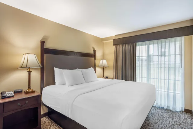 جناح لذوي الإعاقة، Best Western Plus Intercourse Village Inn & Suites 1/2