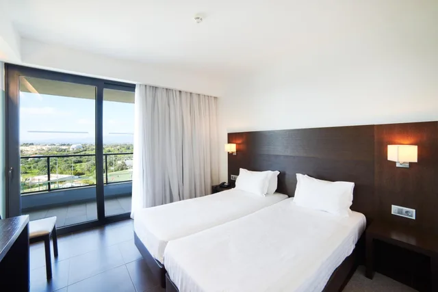 جناح كلاسيكي بشرفة بإطلالة، RR Alvor Baia Resort 5/9
