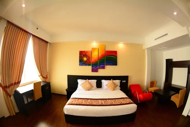 Deluxe, Twin Beds, Water Front, Balcony, The Covanro 2/3
