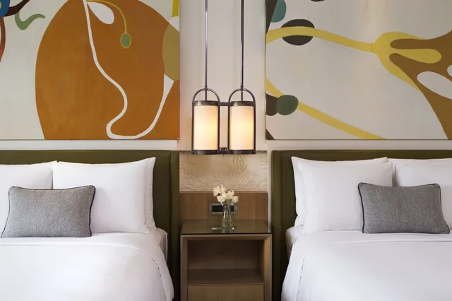 غرفة ديلوكس بسرير كينج بشرفة، Renaissance Sanya Resort and Spa 4/7