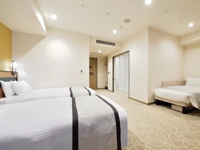 غرفة ثلاثية مع دخول الصالة لذوي الإعاقة، HOTEL ELCIENT OSAKA 1/3