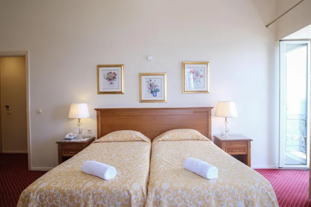 غرفة سوبيريور بإطلالة على البحر بشرفة، Cavalieri Hotel 2/10