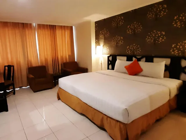 غرفة ديلوكس بسرير كينج للمدخنين، Grand Surabaya 1/1