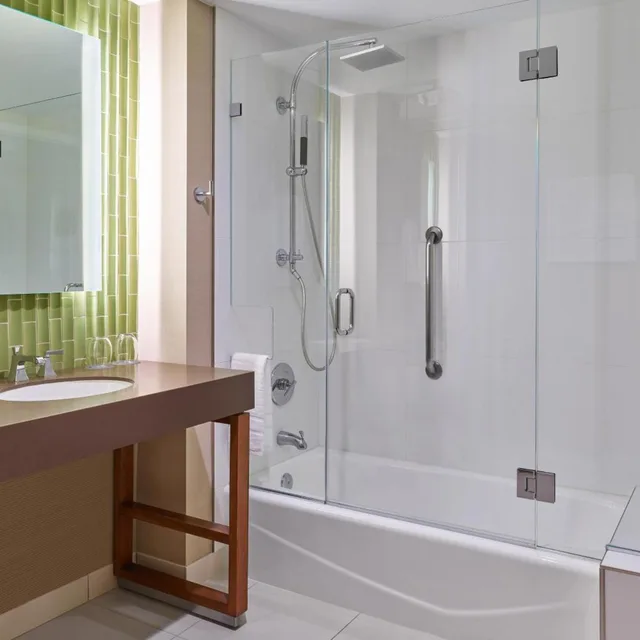 جناح جونيور بسرير كينج بإطلالة على المدينة بشرفة، Westin Gaslamp Quarter 4/4