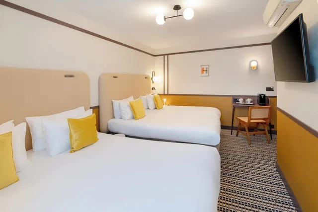 Family, Queen Bed, Sofa, Bathtub, Au Grand Saint Jean 2/10