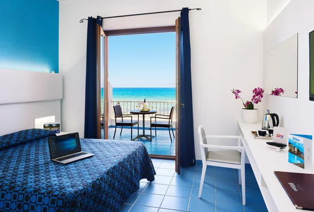Deluxe, Triple, Sea View, Terrace, La Battigia 10/10