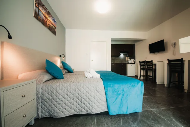 غرفة سوبيريور ثلاثية بفراش فوتون وسريرين منفصلين، A. Maos Hotel Apartments 1/6