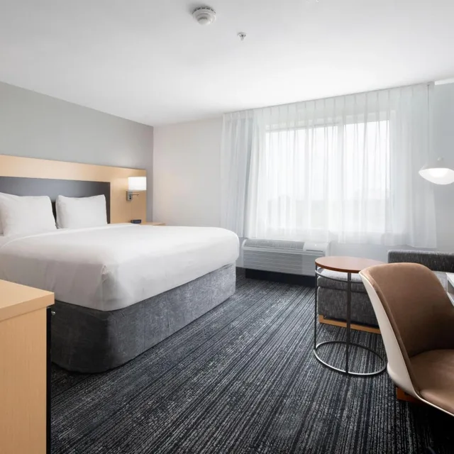 استوديو بسرير كينج لذوي الإعاقة، Towneplace Suites By Marriott Galveston Island 2/7