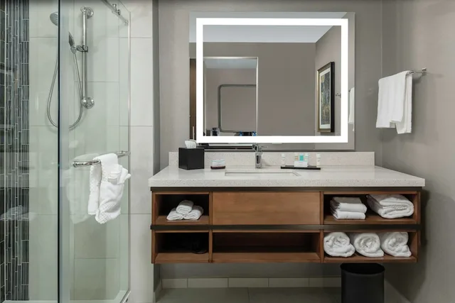 Suite, 2 Queen Beds, Water View, Sofa, Kitchenette، Embassy Suites by Hilton Grand Rapids Downtown, MI 2/2