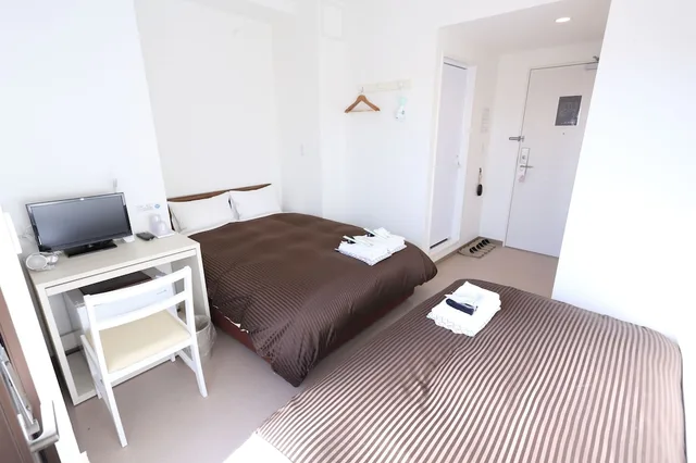 غرفة قياسية ثلاثية بسرير مزدوج وسرير فردي بإطلالة على المدينة، Oak Hotel Edo - Hostel 2/2