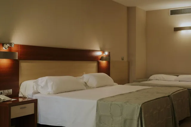 غرفة ثلاثية، Deloix Aqua Center Hotel 2/4